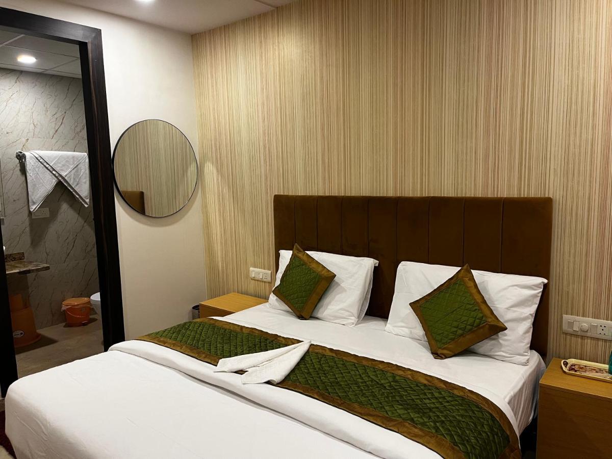 Roomquet Comfort Inn Allāhābād Junction 外观 照片