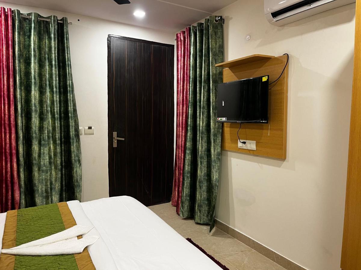 Roomquet Comfort Inn Allāhābād Junction 外观 照片