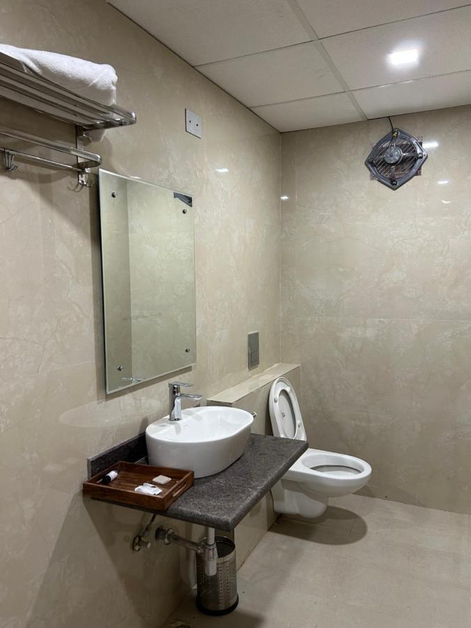 Roomquet Comfort Inn Allāhābād Junction 外观 照片